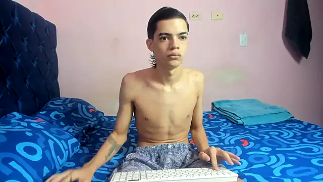 Latinos 2001 online show from 02-09-26, 02:54