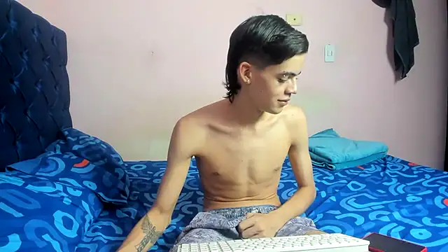 Latinos 2001 online show from 02-27-26, 04:51