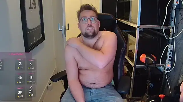 Snapshot of justinitt chatting on 01-19-25, 05:07 justinitt online show from 01-19-25, 05:07