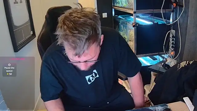 Snapshot of justinitt chatting on 02-02-25, 05:37 justinitt online show from 02-02-25, 05:37