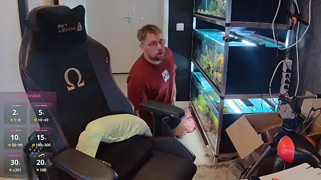 Snapshot of justinitt chatting on 02-06-25, 02:15 justinitt online show from 02-06-25, 02:15