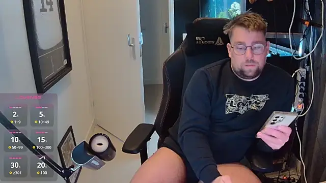 Snapshot of justinitt chatting on 02-08-25, 11:24 justinitt online show from 02-08-25, 11:24