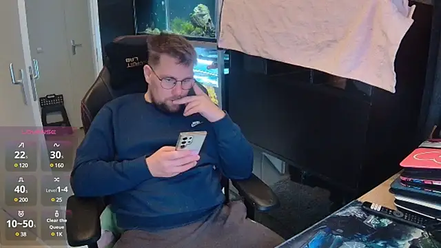 Snapshot of justinitt chatting on 02-13-25, 03:03 justinitt online show from 02-13-25, 03:03