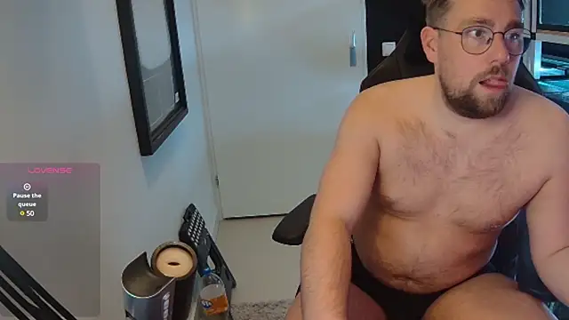 Snapshot of justinitt chatting on 02-15-25, 09:26 justinitt online show from 02-15-25, 09:26