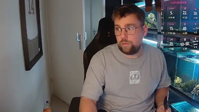 Snapshot of justinitt chatting on 02-16-25, 01:38 justinitt online show from 02-16-25, 01:38