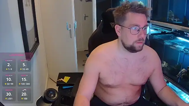 Snapshot of justinitt chatting on 02-18-25, 08:58 justinitt online show from 02-18-25, 08:58