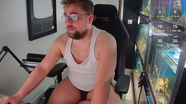 Snapshot of justinitt chatting on 02-24-25, 04:16 justinitt online show from 02-24-25, 04:16