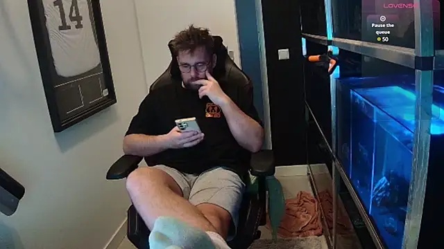 Snapshot of justinitt chatting on 02-27-25, 08:06 justinitt online show from 02-27-25, 08:06