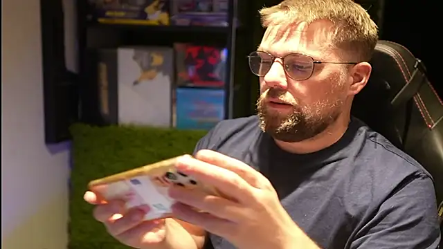 Snapshot of justinitt chatting on 09-15-25, 08:09 justinitt online show from 09-15-25, 08:09