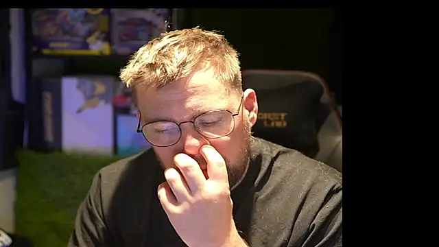 Snapshot of justinitt chatting on 09-17-25, 09:33 justinitt online show from 09-17-25, 09:33