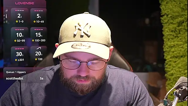 Snapshot of justinitt chatting on 10-11-25, 08:13 justinitt online show from 10-11-25, 08:13