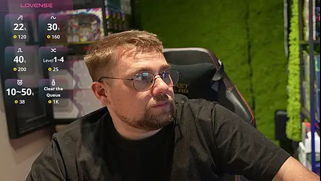 Snapshot of justinitt chatting on 11-21-25, 11:09 justinitt online show from 11-21-25, 11:09