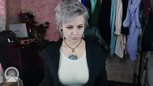 EvaBrownie online show from 01-28-25, 12:32