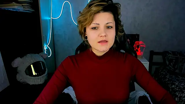 EvaBrownie online show from 12-15-25, 04:22