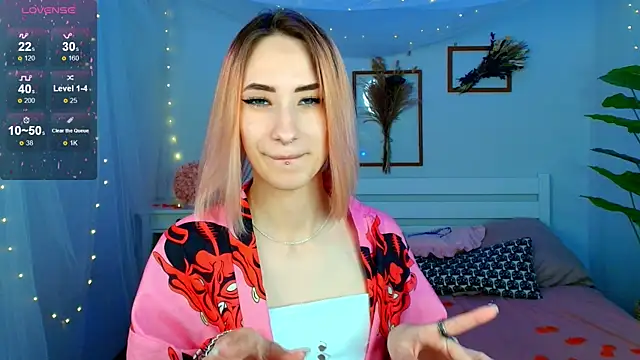 Snapshot of Kar1_na_ chatting on 03-19-25, 08:55 Kar1 na online show from 03-19-25, 08:55