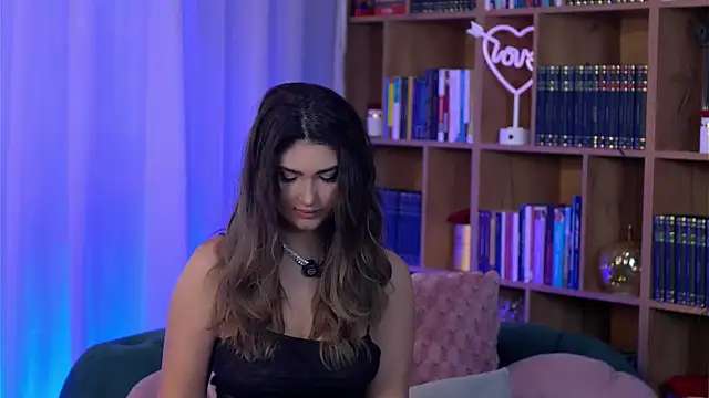 Snapshot of SarahPeach8 chatting on 01-07-26, 01:41 SarahPeach8 online show from 01-07-26, 01:41