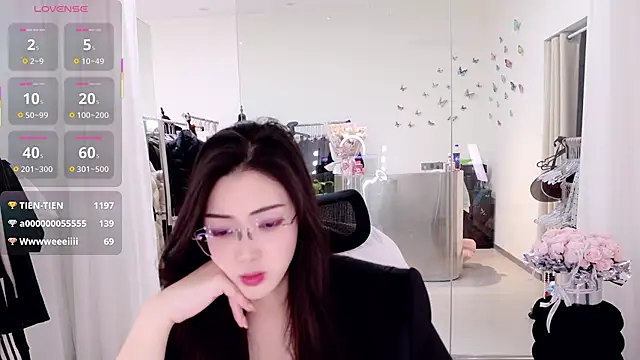 Snapshot of miaomiao-777 chatting on 04-28-26, 02:27 miaomiao-777 online show from 04-28-26, 02:27