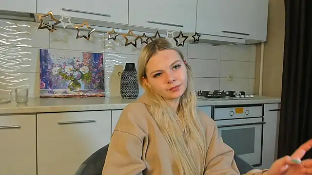 Snapshot of SynnoveEyre chatting on 02-05-25, 02:16 SynnoveEyre online show from 02-05-25, 02:16