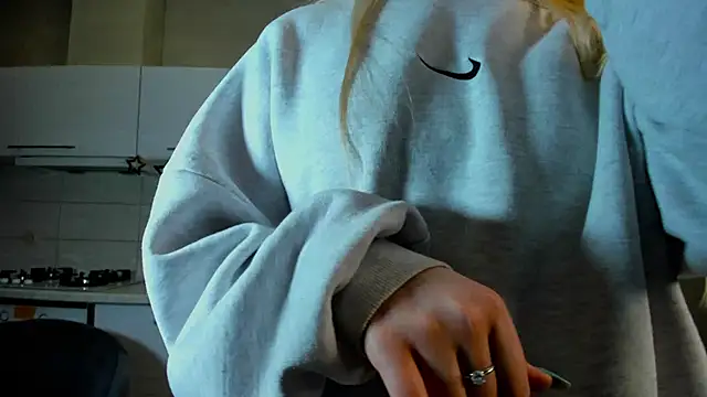 Snapshot of SynnoveEyre chatting on 02-18-25, 05:21 SynnoveEyre online show from 02-18-25, 05:21