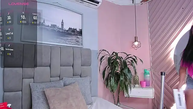 janna lopez  online show from 11-21-25, 11:20