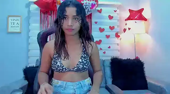 Snapshot of yian_meghan chatting on 03-09-25, 04:44 yian meghan online show from 03-09-25, 04:44