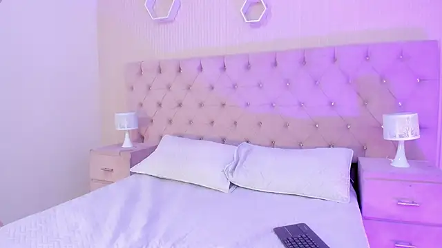 Snapshot of MattThompsonn chatting on 09-09-25, 08:41 MattThompsonn online show from 09-09-25, 08:41