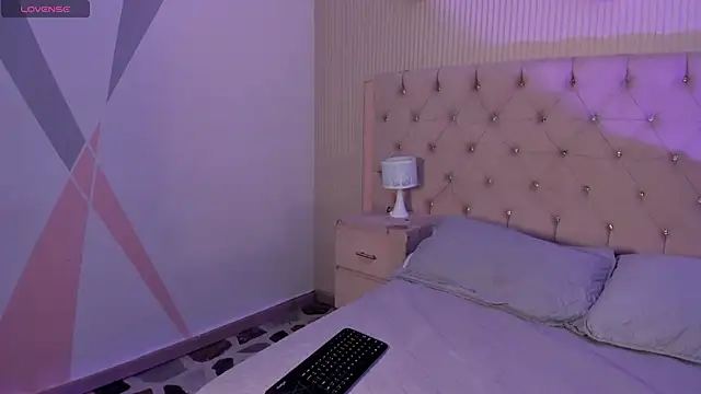 Snapshot of MattThompsonn chatting on 01-09-26, 10:44 MattThompsonn online show from 01-09-26, 10:44