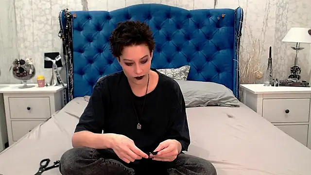 Snapshot of via_mayer_ chatting on 04-21-26, 04:52 via mayer online show from 04-21-26, 04:52