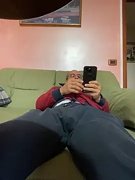 Snapshot of sempreilmio2 chatting on 03-01-25, 11:06 sempreilmio2 online show from 03-01-25, 11:06