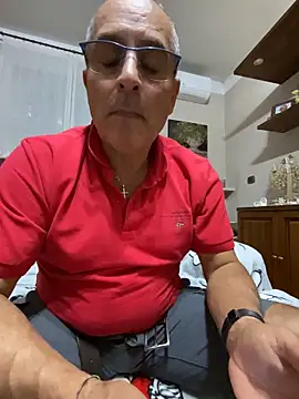 Snapshot of sempreilmio2 chatting on 09-23-25, 10:46 sempreilmio2 online show from 09-23-25, 10:46