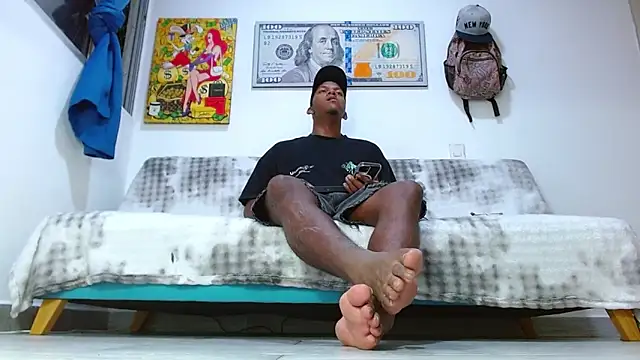 Snapshot of Master_foot_ chatting on 08-01-26, 04:12 Master foot online show from 08-01-26, 04:12