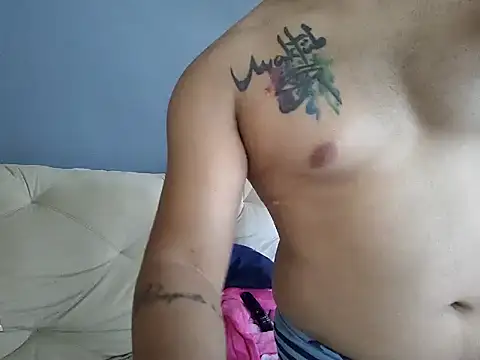 Snapshot of casallmer chatting on 01-13-25, 07:21 casallmer online show from 01-13-25, 07:21