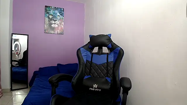 Snapshot of alana_lara chatting on 11-23-25, 04:12 alana lara online show from 11-23-25, 04:12