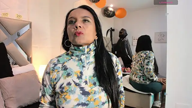 raquell moore online show from 10-23-25, 12:04