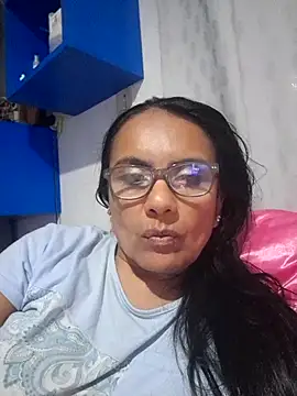 raquell moore online show from 10-26-25, 02:50