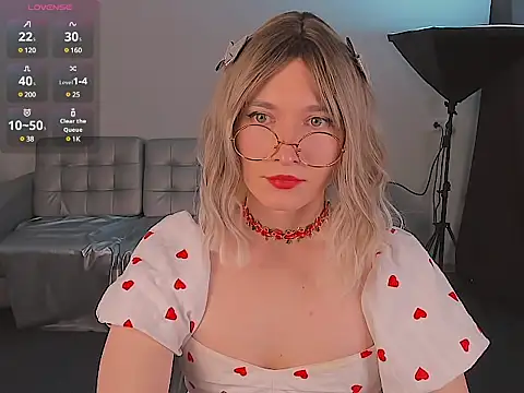 foxy jpg online show from 01-30-25, 12:07