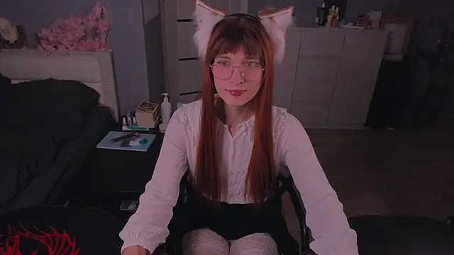 Snapshot of foxy_jpg chatting on 07-18-26, 01:21 foxy jpg online show from 07-18-26, 01:21