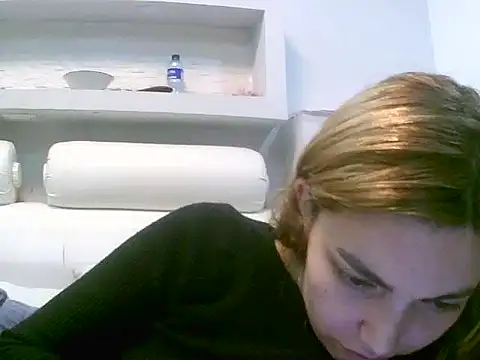 VittoriaTaylor online show from 11-28-25, 02:03