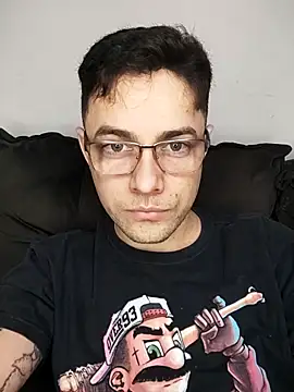 Snapshot of Dyllan__ chatting on 10-09-25, 03:26 Dyllan online show from 10-09-25, 03:26