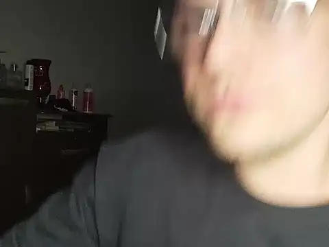 Snapshot of Dyllan__ chatting on 10-25-25, 02:19 Dyllan online show from 10-25-25, 02:19