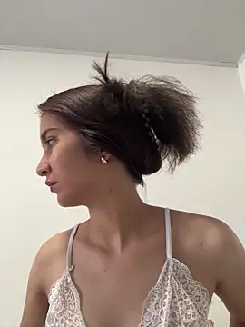 Bella still online show from 02-17-26, 01:18