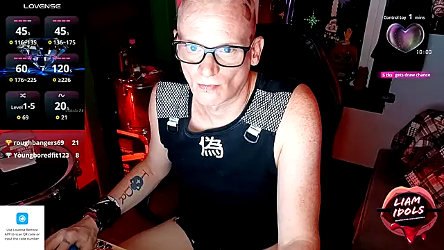 Snapshot of LiamIdols chatting on 10-07-25, 07:16 LiamIdols online show from 10-07-25, 07:16