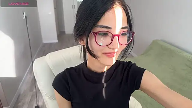 Snapshot of newfrommacau chatting on 06-15-26, 02:47 newfrommacau online show from 06-15-26, 02:47