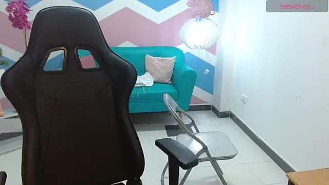 miss honey01 online show from 03-12-25, 11:22