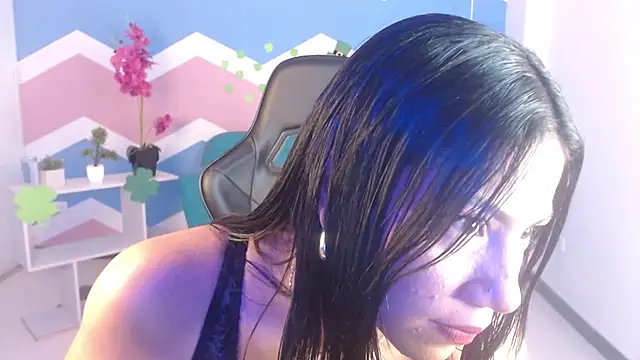 miss honey01 online show from 03-18-25, 11:31