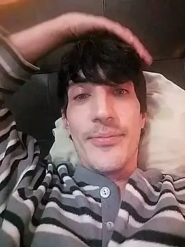 Snapshot of moutt99 chatting on 01-25-25, 10:51 moutt99 online show from 01-25-25, 10:51