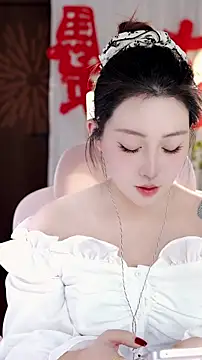 Snapshot of Dou-Dou-er chatting on 01-06-26, 12:31 Dou-Dou-er online show from 01-06-26, 12:31