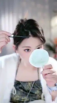 Snapshot of Dou-Dou-er chatting on 02-06-26, 10:57 Dou-Dou-er online show from 02-06-26, 10:57