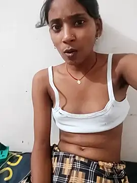 Snapshot of Divya-2007 chatting on 10-09-25, 03:43 Divya-2007 online show from 10-09-25, 03:43