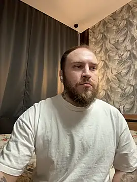 Snapshot of _XxX-XxX_ chatting on 05-06-26, 10:37 XxX-XxX online show from 05-06-26, 10:37